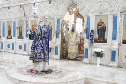 Глава Приморской митрополии возглавил литугию в Благовещенском соборе