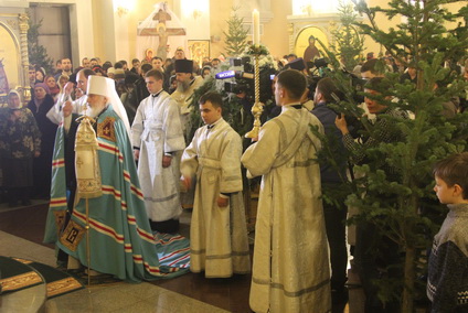Тысячи приморцев посетили Рождественские службы в храмах Приморской митрополии