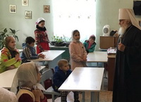 Митрополита Вениамина поздравили дети Воскресной школы Черниговки