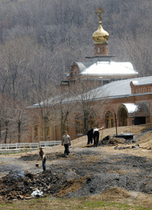 Фото, Свято-Серафимовский монастырь на о. Русском