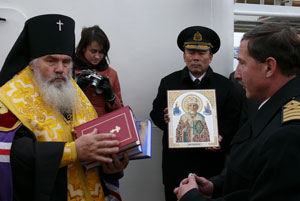 Фото, архиепископ Вениамин благословил парусник «Паллада» в кругосветное путешествие