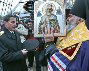 Фото, архиепископ Вениамин благословил парусник «Паллада» в кругосветное путешествие