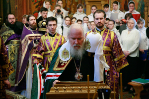 Фото, епископ Сергий принял участие в Великом освящении храма прп. Марона в Москве