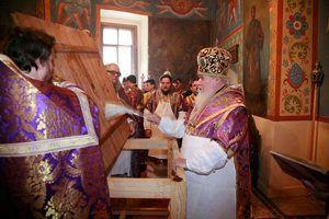 Фото, епископ Сергий принял участие в Великом освящении храма прп. Марона в Москве
