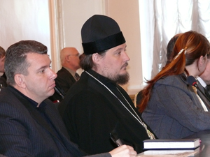 Фото, епископ Сергий на совещании у главного федерального инспектора Приморья