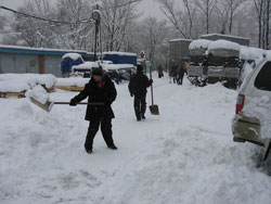 Фото, Храмы Владивостокской епархии несмотря на мощный снегопад открыты