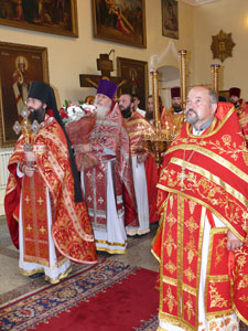Фото. Владивосток, духовенство епархии поздравляет архиепископа Вениамина с днем ангела
