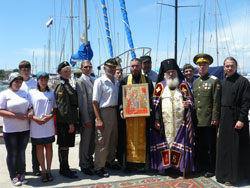 Фото. Владивосток, архиерейское благословение участникам III Морского Крестного хода из Владивостока вокруг Сахалина