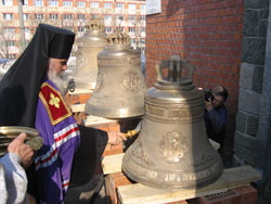 Фото, освящение колоколов храма Покрова Пресвятой Богородицы