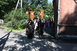 Фото. Владивосток. Монастырский храм на Седанке встретил престольный праздник