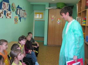 Фото. Владивосток. В детской туберкулезной больнице начаты занятия по основам православной культуры 