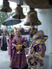 Архиепископ Вениамин совершил чин освящения колоколов для звонницы Успенского храма