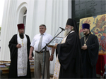 Архиепископ Вениамин вручил награды созидателям храма Богоявления в Артеме