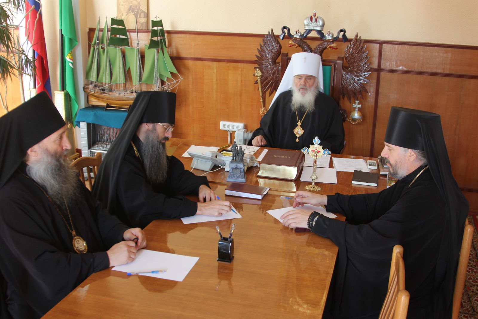 Архиерейский совет поддержал решение Священного Синода от 15 октября