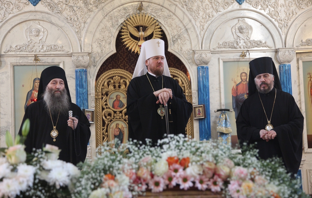 В канун праздника Благовещения митрополит Владимир возглавил всенощное бдение в кафедральном соборе Арсеньева
