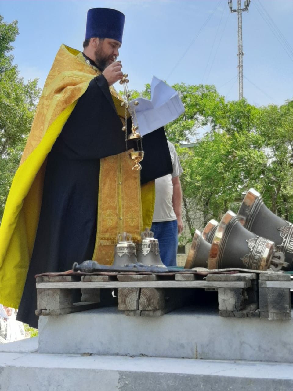 Благочинный Уссурийского благочиния освятил колокола строящегося храма в ПГТ Новошахтинский
