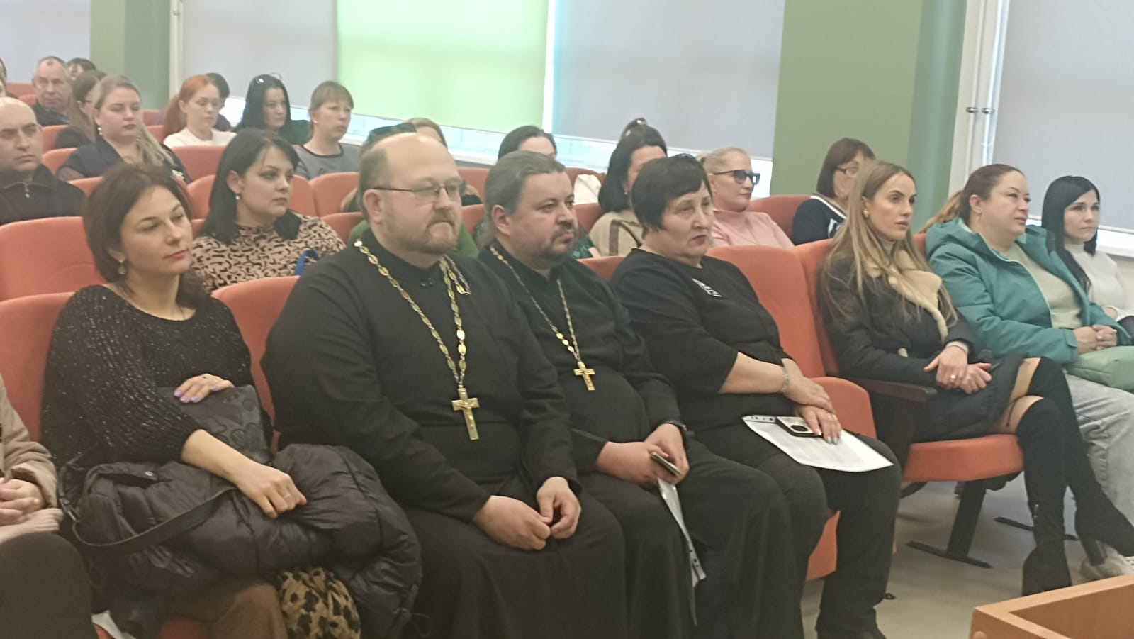 В Находкинской епархии прошли родительские собрания по выбору модуля «Основы православной культуры».