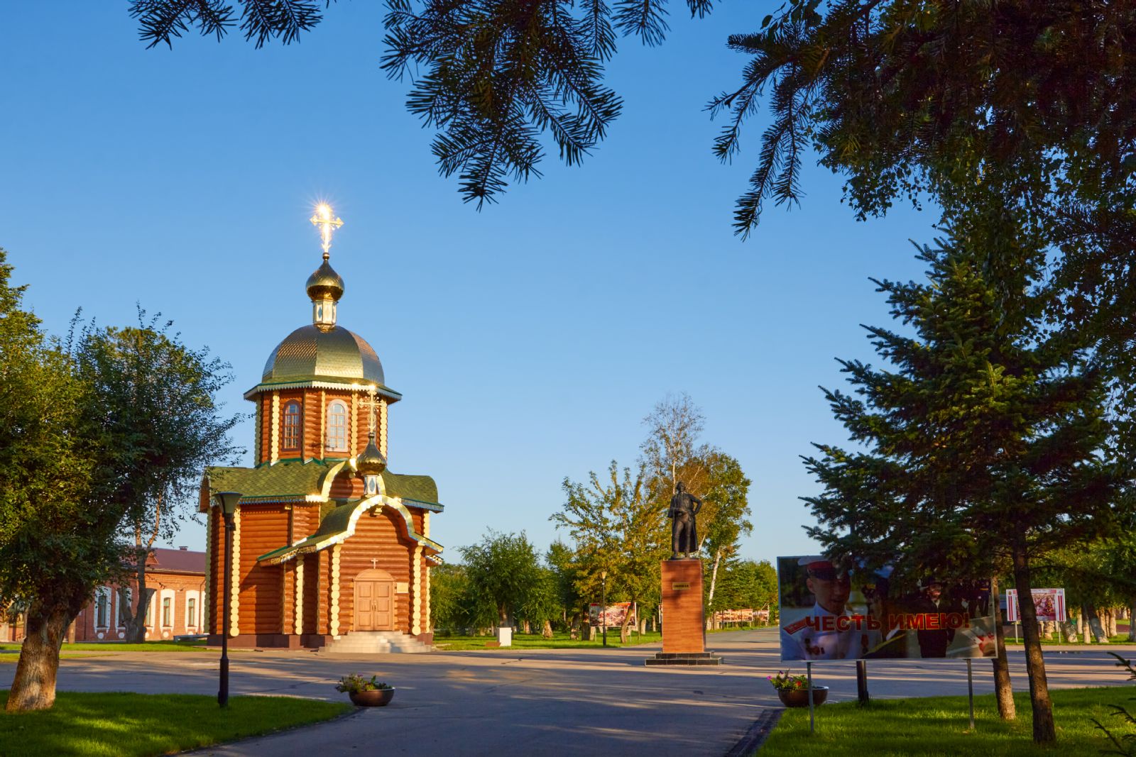 Суворовцы взяли интервью у настоятеля храма в честь князя Александра Невского.