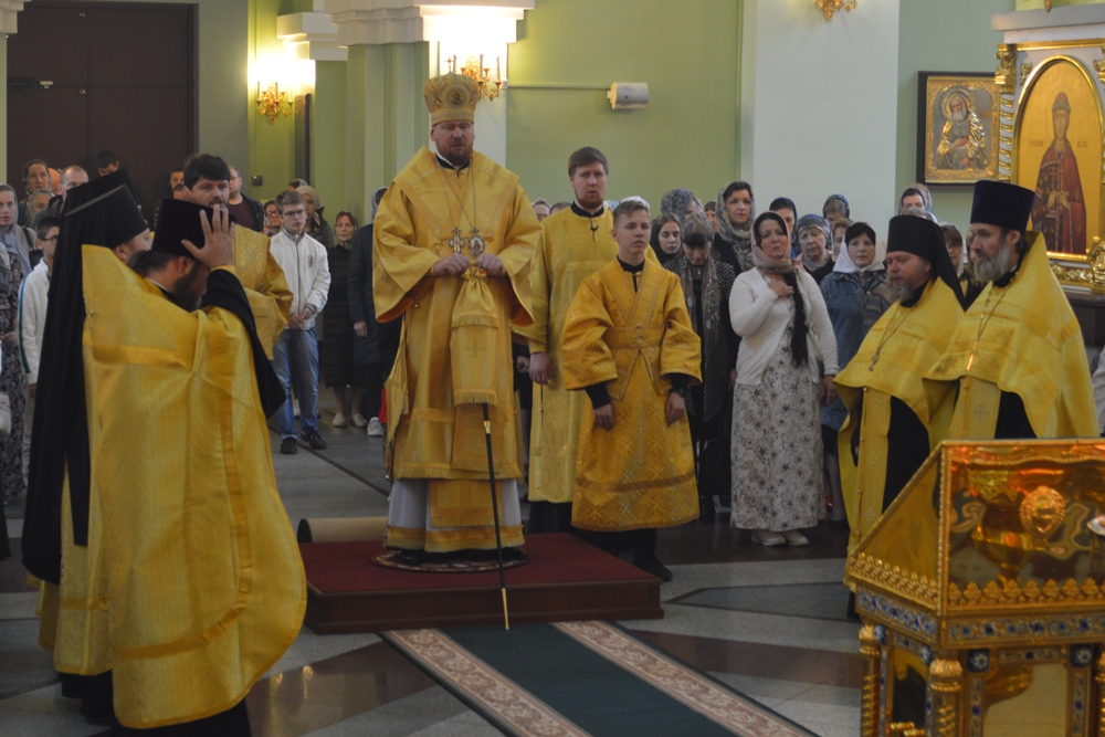 В канун праздника Рождества Иоанна Предтечи митрополит Владимир совершил всенощное бдение в Покровском соборе