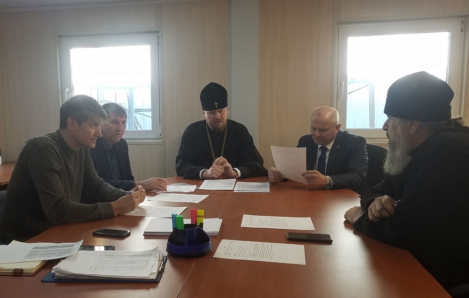 Митрополит Владимир провел очередное рабочее совещание по строительству Спасо-Преображенского кафедрального собора