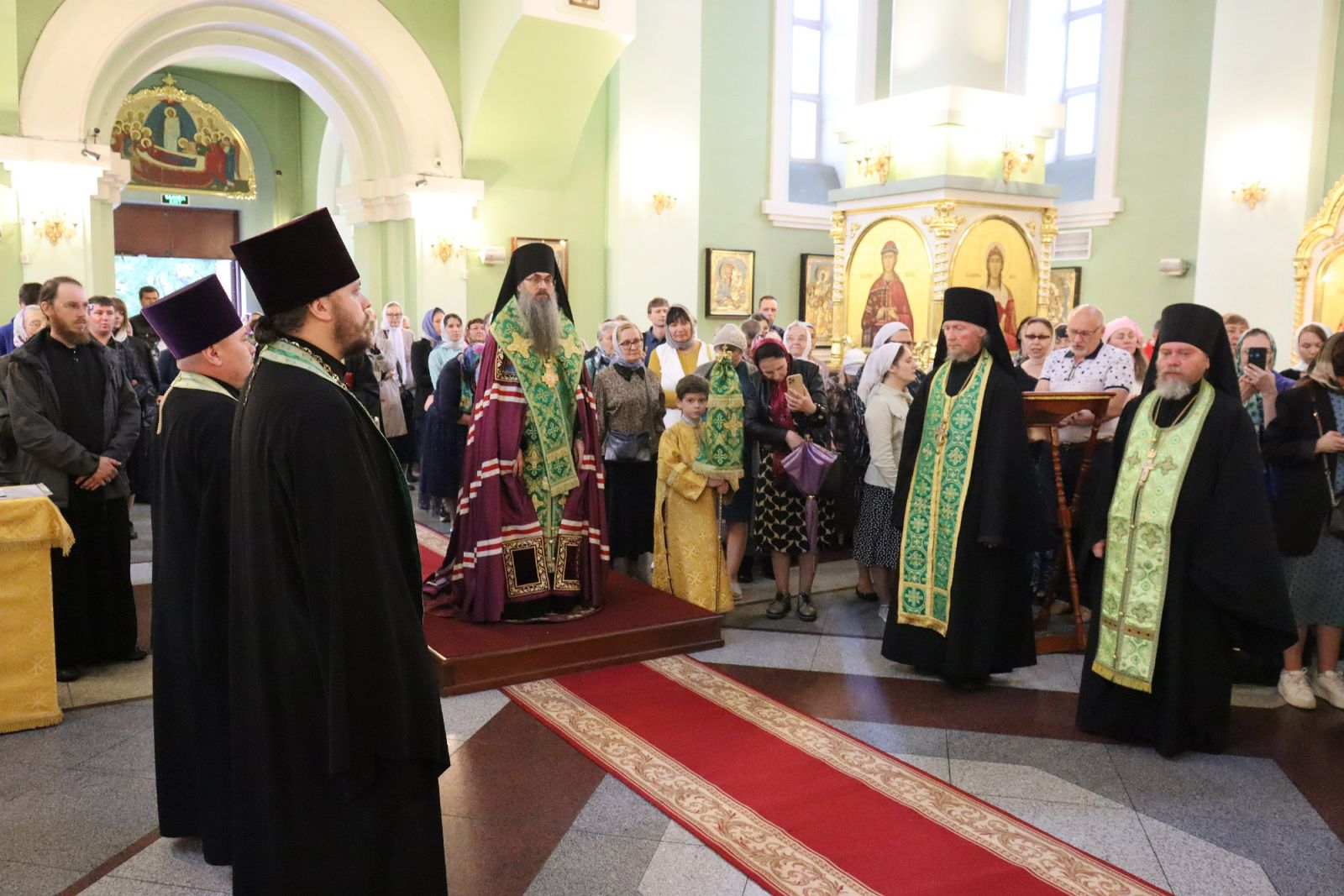 Епископ Иннокентий возглавил проводы ковчега с мощами прп. Сергия Радонежского