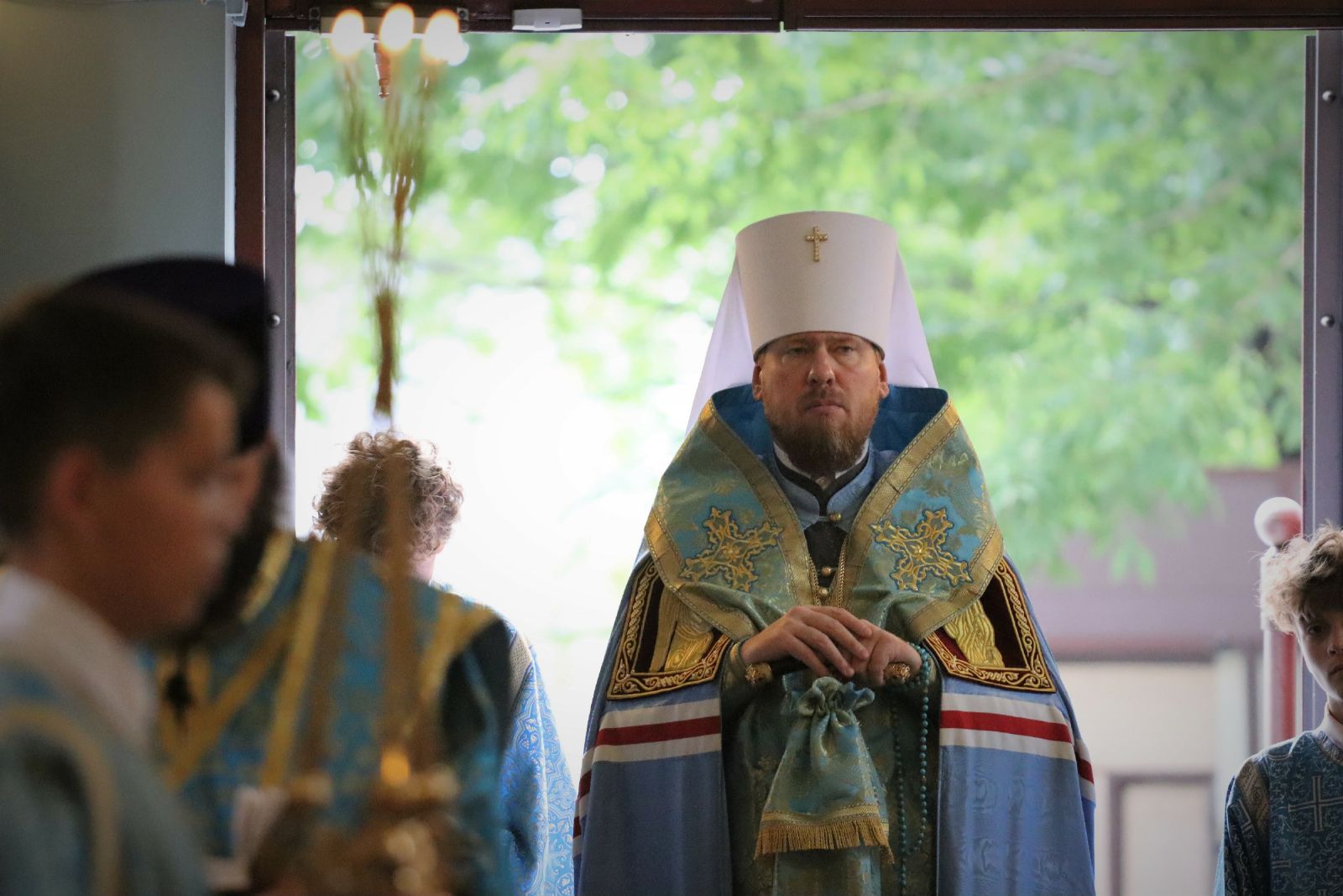 В канун праздника Успения Божией Матери митрополит Владимир совершил всенощное бдение в Покровском соборе