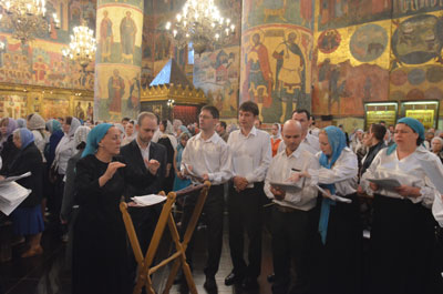 Л.И. Макаренко с архиерейским хором в Успенском соборе Московского Кремля