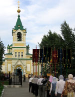 К главному храму г. Уссурийска