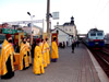 Мощи святителя Иннокентия торжественно встречали на перроне железнодорожного вокзала Владивостока