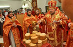 На богослужении в Успенском храме. Фото В. Саяпина