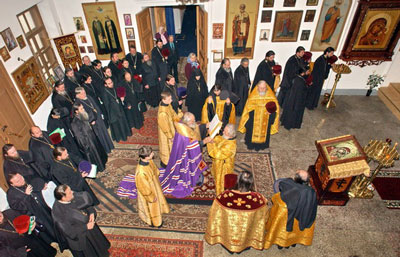 Молебен в Казанском храме перед началом собрания