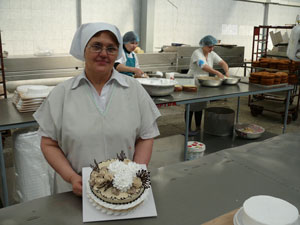 Кондитер Екатерина Уколова украсила очередной торт