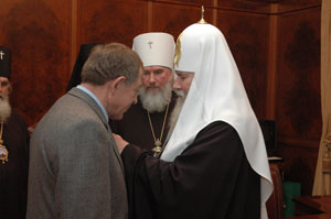 Награждение Г.И. Лысака орденом святителя Иннокентия