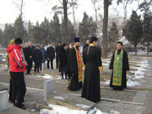 Панихида на кладбище российских воинов в КНДР