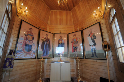 Внутри часовни вмч. Георгия победоносца. Граница. В районе Даманских событий. Фото Юрия Мальцева