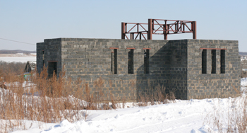 Строящийся храм в честь свт. Иннокентия Московского. с. Приозерное. Фото Владимира Беликова