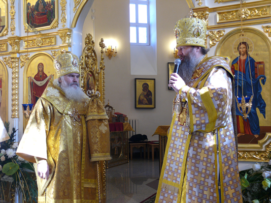 Перенесение Порт-Артурской иконы Божией Матери крестным ходом в Покровский собор