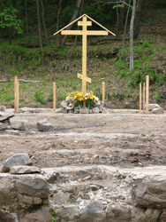 Фото, в Шмаковке восстановлен разрушенный фундамент церкви