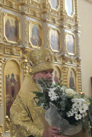 Митрополит Вениамин отметил 77-летие праздничной литургией в Покровском соборе