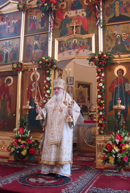 В Великую Субботу митрополит Вениамин совершил Божественную литургию в Никольском кафедральном соборе