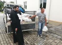 Социальный отдел епархии оказал помощь людям из зоны паводка