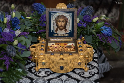 Частицы Животворящего Креста Господня и шипа Тернового Венца Спасителя прибыли во Владивосток