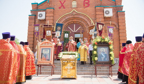 Митрополит Вениамин возглавил Царский крестный ход в Спасске-Дальнем