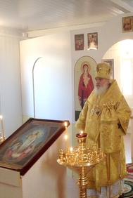 Литургию во временном храме Преображенского собора совершил митрополит Вениамин