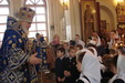 Митрополит Вениамин отслужил литургию в храме при Православной гимназии и посетил детский праздник