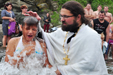 Более сотни приморцев приняли Крещение на открытых водоёмах в день празднования 1025-летия Крещения Руси