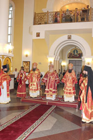 Соборные торжества в День тезоименитства митрополита Владивостокского и Приморского Вениамина состоялись в Покровском кафедральном соборе