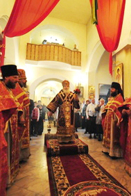 На Светлой седмице митрополит Вениамин совершил праздничные службы в храмах Приморья