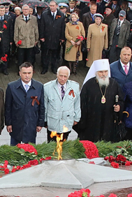 Глава Приморской митрополии принимает участие в торжествах, проходящих в честь Дня Победы в городе Воинской славы Владивостоке