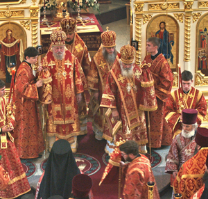 Фото, праздничная Божественная литургия с участием Дальневосточных архиереев